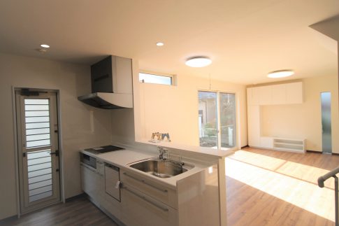 階段がコンパクトの家