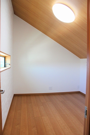 太陽光で発電しながら暮らしを楽しむ家